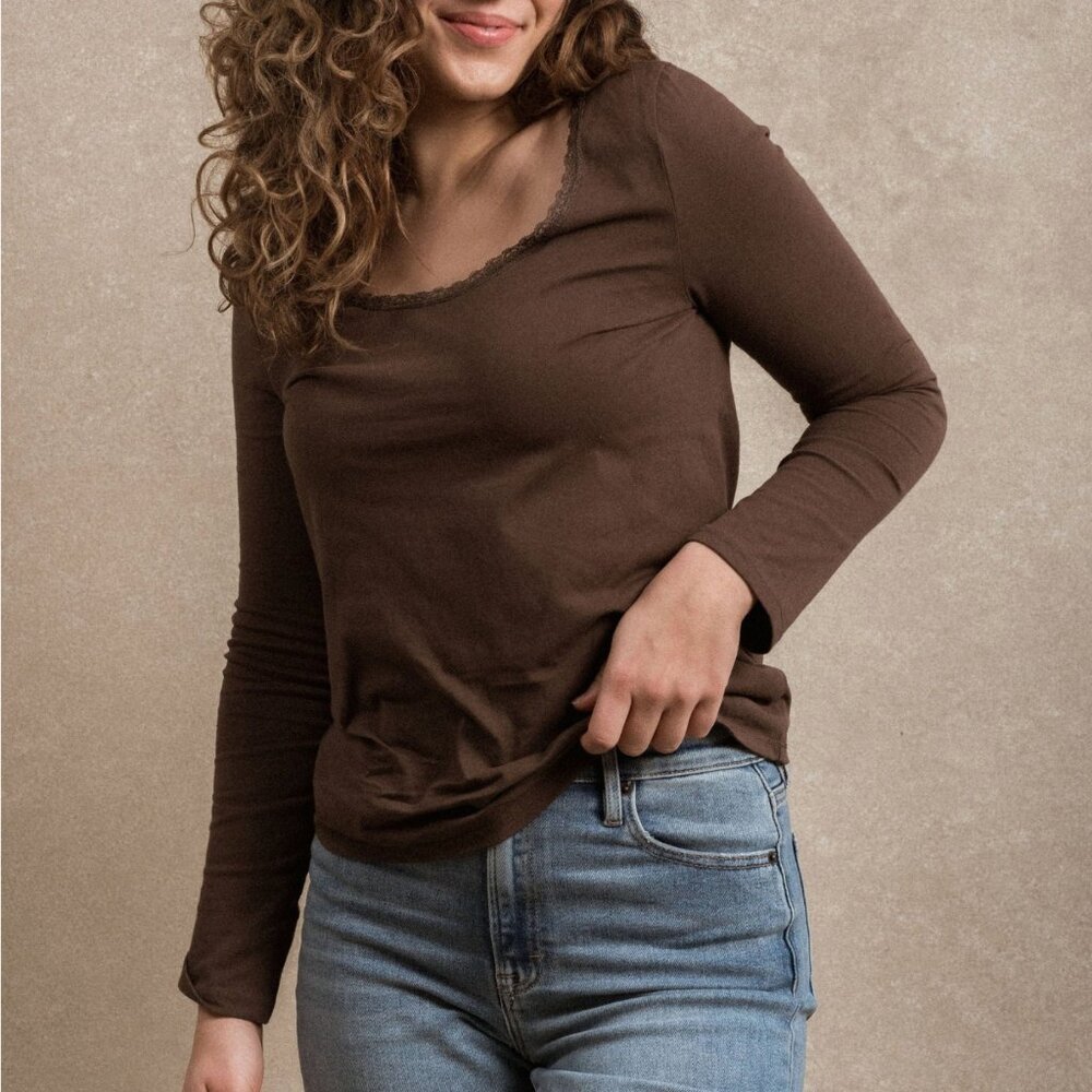 Neuflora Dark Brown Long Sleeve Top Delicate Scoop Neckline Women's Size L NEW